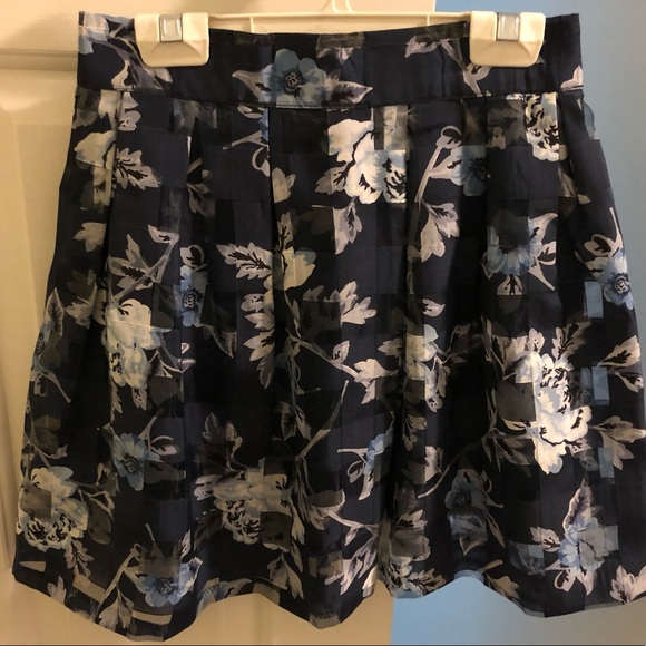 💜Navy Floral Print Layered Skirt - Picture 1 of 6